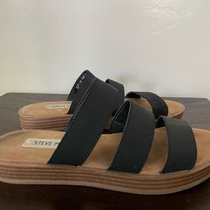 STEVE MADDEN strappy platform sandal